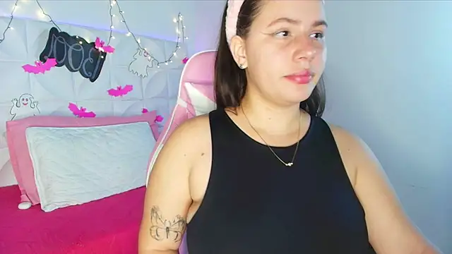 Snapshot of Abril1_gh chatting on 17, 10, 2025 Abril1 gh online show from 17, 10, 2025