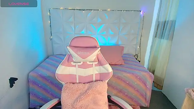 Snapshot of Abril1_gh chatting on 12, 11, 2025 Abril1 gh online show from 12, 11, 2025