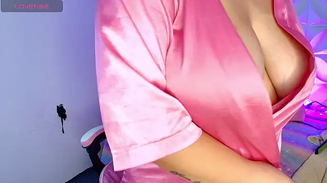 Snapshot of Abril1_gh chatting on 8, 11, 2025 Abril1 gh online show from 8, 11, 2025