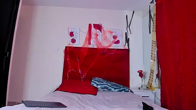 Snapshot of LunnaSmith chatting on 30, 10, 2025 LunnaSmith online show from 30, 10, 2025