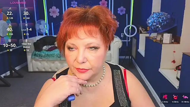 Snapshot of Kira_Kenett chatting on 3, 12, 2025 Kira Kenett online show from 3, 12, 2025