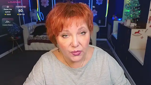 Snapshot of Kira_Kenett chatting on 19, 12, 2025 Kira Kenett online show from 19, 12, 2025