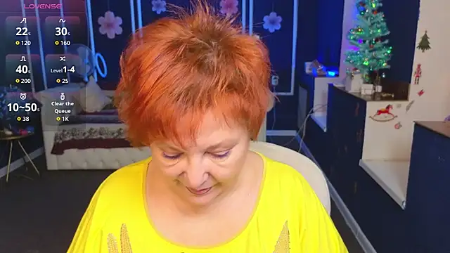 Snapshot of Kira_Kenett chatting on 23, 12, 2025 Kira Kenett online show from 23, 12, 2025