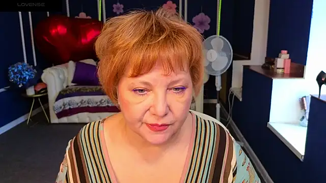 Kira Kenett online show from 1, 6, 2026