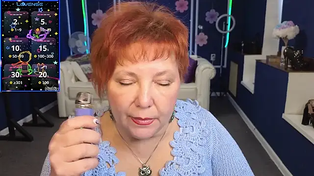 Kira Kenett online show from 2, 10, 2025