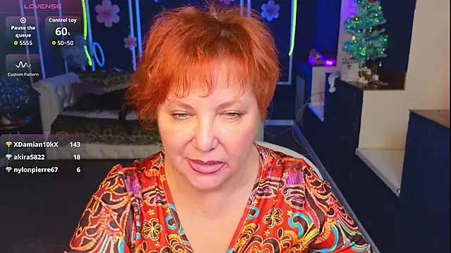 Snapshot of Kira_Kenett chatting on 15, 12, 2025 Kira Kenett online show from 15, 12, 2025