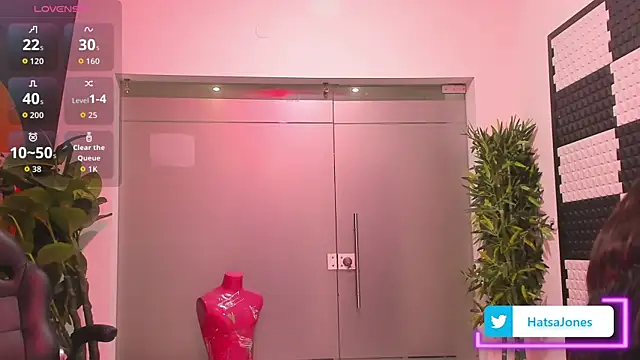 HatsaJones online show from 7, 11, 2025