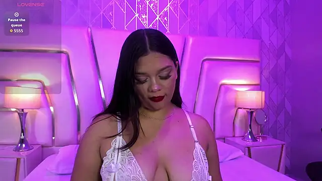 HatsaJones online show from 4, 11, 2025