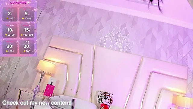 HatsaJones online show from 10, 3, 2026