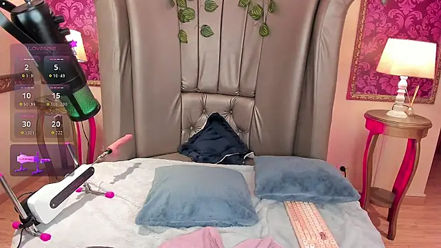 DaniCollinn  online show from 5, 1, 2026