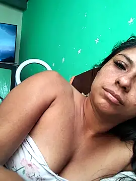 Snapshot of AnggelicaSwan21 chatting on 3, 10, 2025 AnggelicaSwan21 online show from 3, 10, 2025