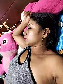 Snapshot of AnggelicaSwan21 chatting on 28, 10, 2025 AnggelicaSwan21 online show from 28, 10, 2025