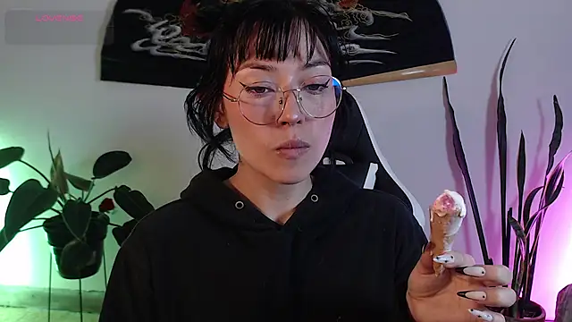 Ellyuwuw online show from 8, 1, 2026