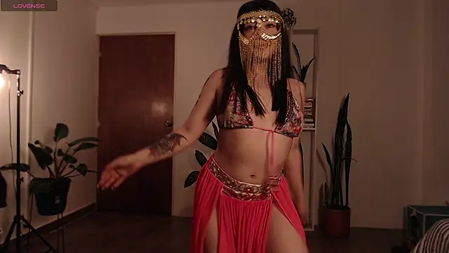 Snapshot of Ellyuwuw chatting on 13, 11, 2025 Ellyuwuw online show from 13, 11, 2025