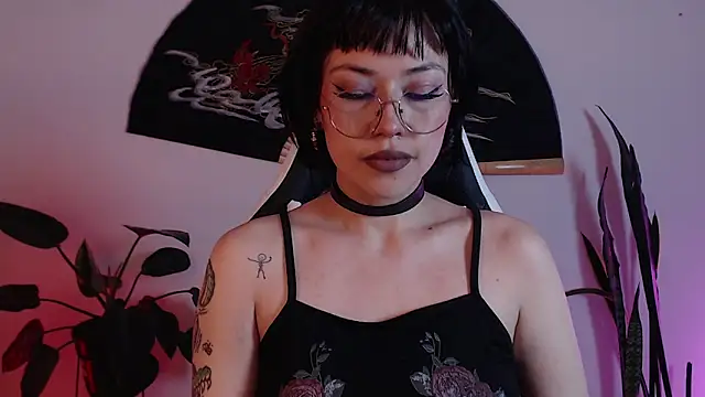 Ellyuwuw online show from 13, 2, 2026