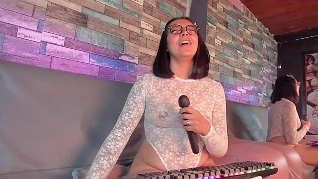 LolaXXXperience online show from 2, 10, 2025