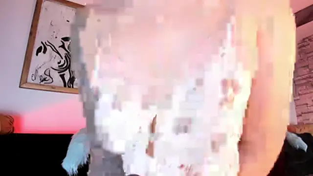 LolaXXXperience online show from 5, 12, 2025