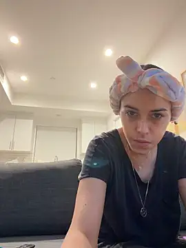 aurorasparkles online show from 14, 11, 2025