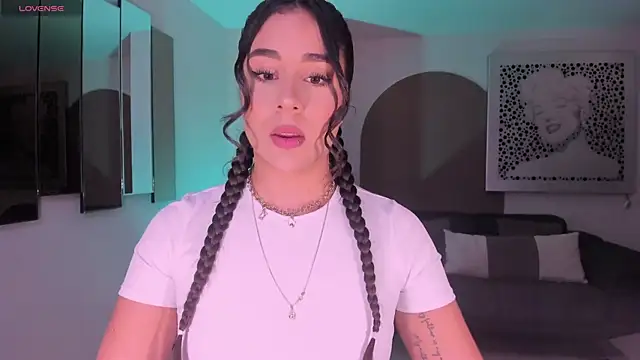 SussyBellX online show from 4, 11, 2025