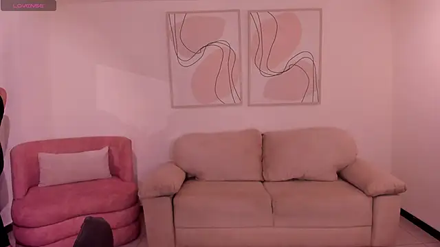 LucyWeiss  online show from 20, 11, 2025