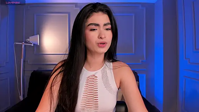 LucyWeiss  online show from 5, 11, 2025