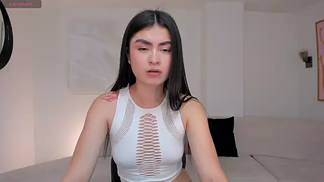 LucyWeiss  online show from 2, 10, 2025