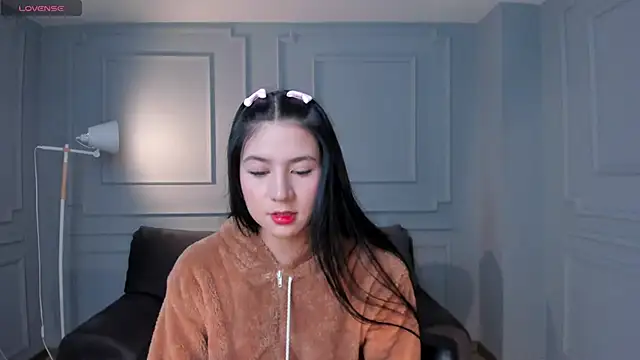 LaurentConnor online show from 30, 10, 2025