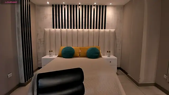 LaurentConnor online show from 21, 12, 2025