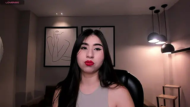 MayaMoretti  online show from 7, 11, 2025