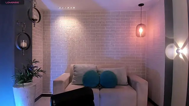 MayaMoretti  online show from 11, 3, 2026