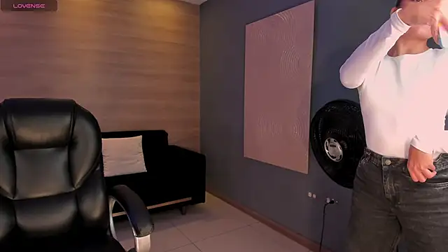 NinaBlum online show from 1, 10, 2025