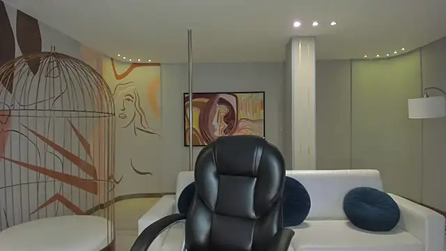 NinaBlum online show from 24, 10, 2025