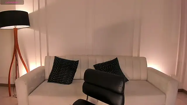 NinaBlum online show from 16, 9, 2025