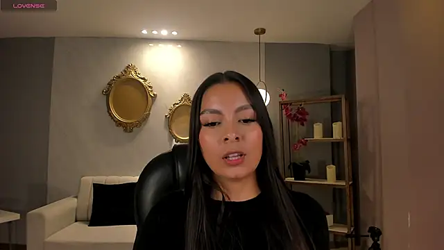 NinaBlum online show from 24, 9, 2025