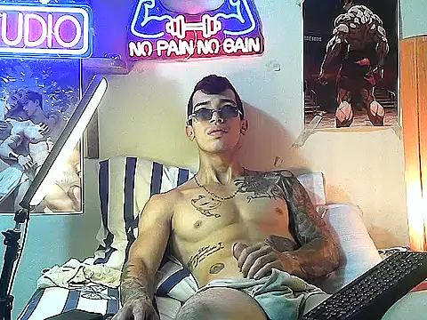 Strongcockfitness online show from 17, 10, 2025