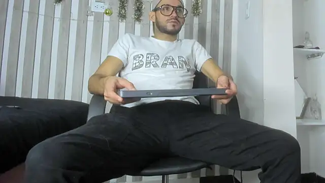 Snapshot of EthanGrey chatting on 20, 12, 2025 EthanGrey online show from 20, 12, 2025