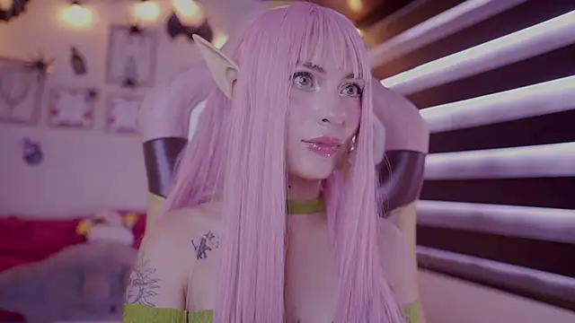 Rebecah 1 online show from 9, 10, 2025