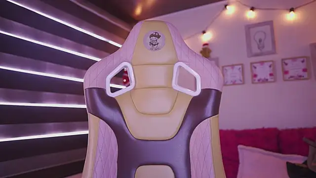 Rebecah 1 online show from 17, 12, 2025