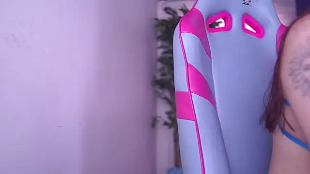 Rebecah 1 online show from 13, 4, 2026