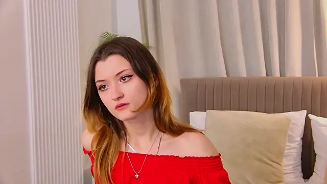 Snapshot of LillySvon chatting on 10, 2, 2026 LillySvon online show from 10, 2, 2026