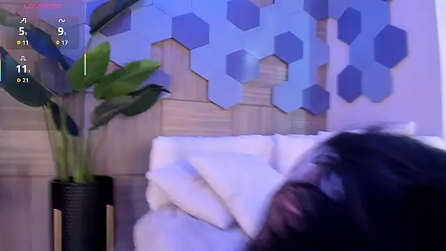 RoxyLior online show from 10, 10, 2025