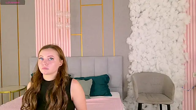 AnnySue  online show from 11, 9, 2025