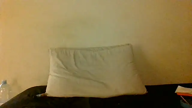 Snapshot of Skate012 chatting on 10, 7, 2026 Skate012 online show from 10, 7, 2026