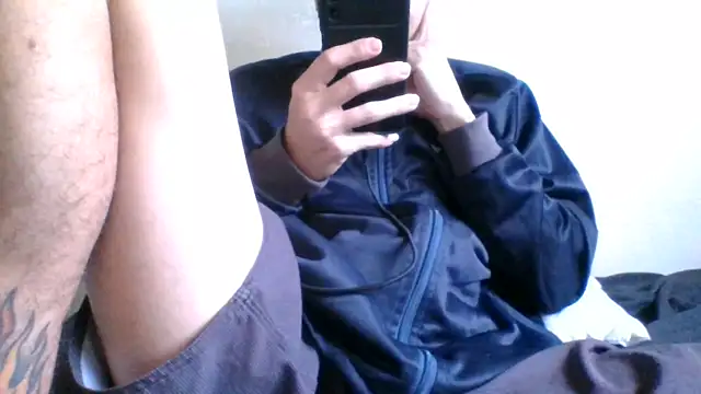 Snapshot of Skate012 chatting on 24, 6, 2026 Skate012 online show from 24, 6, 2026