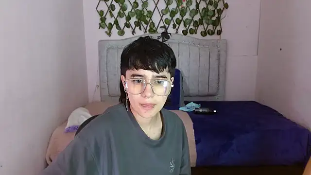 Snapshot of Britney_thx chatting on 16, 12, 2025 Britney thx online show from 16, 12, 2025