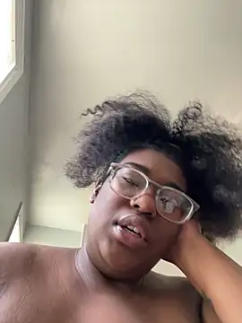 Snapshot of bunbun420247 chatting on 11, 11, 2025 bunbun420247 online show from 11, 11, 2025