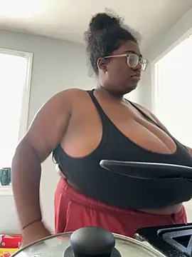 Snapshot of bunbun420247 chatting on 21, 10, 2025 bunbun420247 online show from 21, 10, 2025