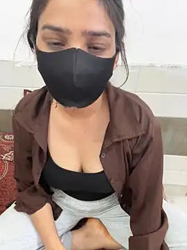 Sex Queen aaraya online show from 9, 5, 2026