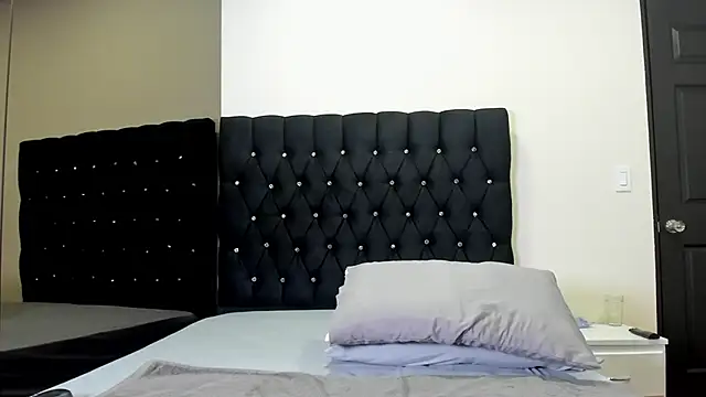 Snapshot of AngelynaW chatting on 10, 9, 2025 AngelynaW online show from 10, 9, 2025