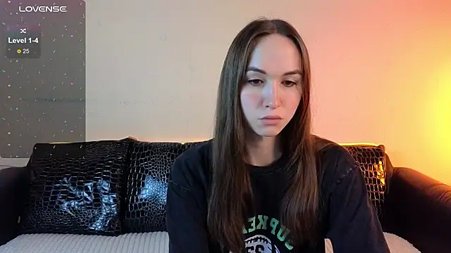 Snapshot of Angeel_Kate chatting on 4, 10, 2025 Angeel Kate online show from 4, 10, 2025